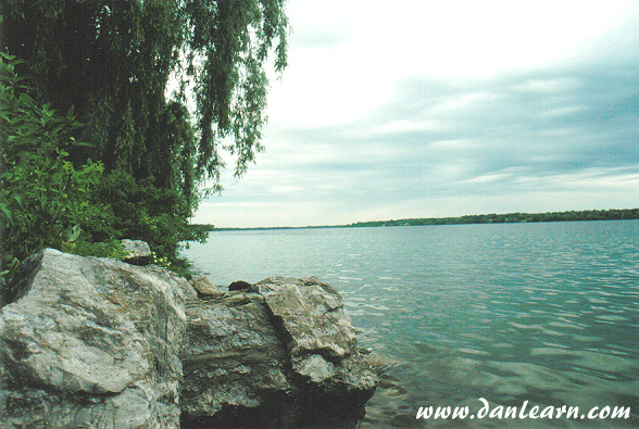 Niagara River shoreline