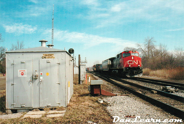 CN train switching cars