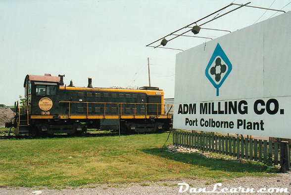 PCHR locomotive at ADM Mills